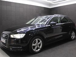 Svart Begagnad 2016 Audi A3 Sportback Attraction Halvkombi | 129 000 kr (Marknadspris)