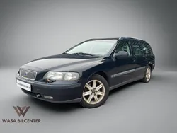 Svart Begagnad 2001 Volvo V70 Kombi | 17 900 kr (Marknadspris)