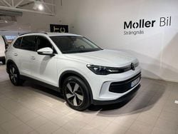 Vit (pure white) Begagnad 2024 VW Tiguan Life SUV | 359 900 kr (Marknadspris)