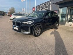 Svart Begagnad 2023 BMW X1 SUV | 399 900 kr (Superpris)
