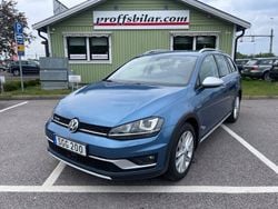 Blå Begagnad 2016 VW Golf Alltrack Kombi | 189 900 kr (Marknadspris)