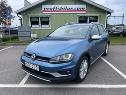 Blå Begagnad 2016 VW Golf Alltrack Kombi | 194 900 kr (Marknadspris)