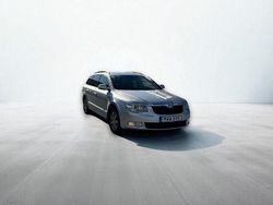 Silver Begagnad 2013 Skoda Superb Elegance Kombi | 69 500 kr (Marknadspris)