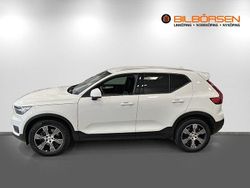 Vit Begagnad 2020 Volvo XC40 Momentum SUV | 269 900 kr (Marknadspris)
