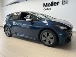 Blå (aurora blue metallic) Begagnad 2022 Cupra Born Halvkombi | 239 500 kr (Bra pris)