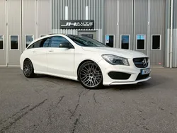 Vit Begagnad 2015 Mercedes CLA220 Shooting Brake AMG Kombi | 179 900 kr (Bra pris)