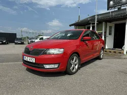 Röd Begagnad 2014 Skoda Rapid Halvkombi | 68 900 kr (Marknadspris)