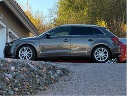 Grå Begagnad 2015 Audi A3 Sportback Ambition Halvkombi | 147 000 kr (Marknadspris)