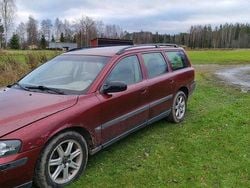 Röd Begagnad 2002 Volvo V70 Kombi | 5 000 kr (Marknadspris)
