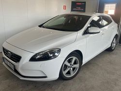 Vit Begagnad 2012 Volvo V40 Momentum Kombi | 75 900 kr (Marknadspris)