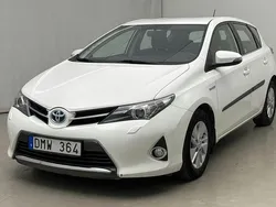 Vit Begagnad 2013 Toyota Auris Active | 146 000 kr