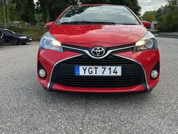 Röd Begagnad 2016 Toyota Yaris Active Halvkombi | 74 500 kr (Superpris)