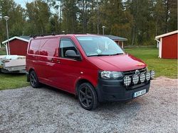 Röd Begagnad 2014 VW T5 Van | 72 000 kr (Superpris)