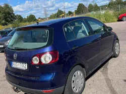 Mörkblå Begagnad 2006 VW Golf Plus Cross Trendline Minibuss | 22 500 kr (Marknadspris)