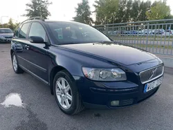 Blå Begagnad 2005 Volvo V50 Kinetic Kombi | 39 000 kr (Marknadspris)