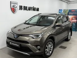 Brun Begagnad 2016 Toyota RAV4 Hybrid Executive SUV | 184 700 kr (Marknadspris)