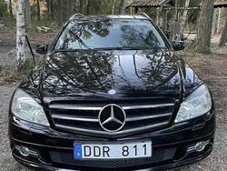 Svart Begagnad 2011 Mercedes C220 Kombi | 43 000 kr