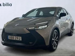 Silver Begagnad 2024 Toyota C-HR Style SUV | 364 900 kr (Marknadspris)