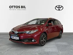 Röd Begagnad 2017 Toyota Auris Touring Sports Edition Kombi | 159 900 kr (Marknadspris)