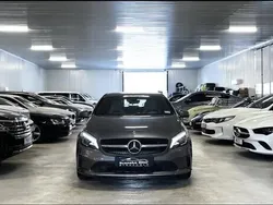 Grå Begagnad 2018 Mercedes A180 Halvkombi | 179 999 kr (Bra pris)