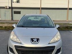 Grå Begagnad 2009 Peugeot 207 Halvkombi | 17 900 kr (Marknadspris)