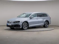 Grå Begagnad 2022 VW Passat Executive Kombi | 355 000 kr (Dyr)