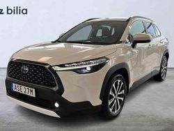 Vit Begagnad 2023 Toyota Corolla Cross SUV | 369 800 kr