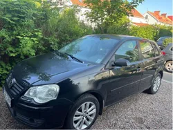 Svart Begagnad 2009 VW Polo Halvkombi | 25 500 kr (Marknadspris)