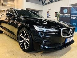 Svart Begagnad 2020 Volvo V60 R-Design Kombi | 234 900 kr (Dyr)