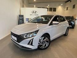 Lumen grey metallic Begagnad 2023 Hyundai i20 Essential Halvkombi | 189 500 kr (Marknadspris)