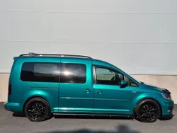Mörkblå Begagnad 2018 VW Caddy Maxi Life Life Minibuss | 199 900 kr (Marknadspris)