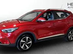Röd (red) Begagnad 2022 MG ZS Luxury Sedan | 249 900 kr (Bra pris)