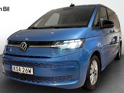 Blå (florida beach blue metall) Begagnad 2022 VW T7 Van | 529 900 kr (Bra pris)