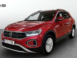 Röd (kings red metallic) Begagnad 2022 VW T-Roc Life SUV | 224 900 kr (Marknadspris)
