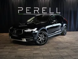 Svart (svart metallic) Begagnad 2018 Volvo V90 CC Momentum Kombi | 239 900 kr (Marknadspris)
