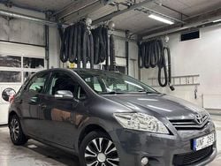 Grå Begagnad 2011 Toyota Auris Plus Halvkombi | 65 000 kr (Marknadspris)