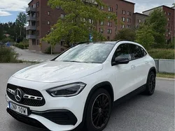 Vit Begagnad 2022 Mercedes GLA200 AMG SUV | 385 000 kr (Lite dyr)