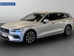 Silver Begagnad 2023 Volvo V60 Core Kombi | 389 900 kr (Marknadspris)