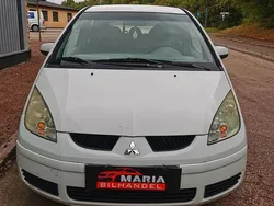 Vit Begagnad 2005 Mitsubishi Colt Halvkombi | 19 900 kr (Marknadspris)