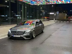 Grå Begagnad 2017 Mercedes E220 Kombi | 310 000 kr