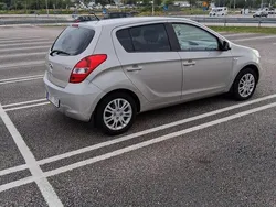 Silver Begagnad 2010 Hyundai i20 Select Halvkombi | 38 500 kr (Marknadspris)