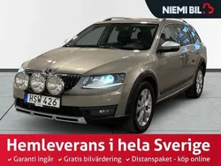 Ljusbrun (brun) Begagnad 2015 Skoda Octavia Scout Kombi | 139 900 kr (Lite dyr)