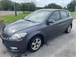 Grå Begagnad 2012 Kia Ceed Halvkombi | 45 000 kr (Superpris)