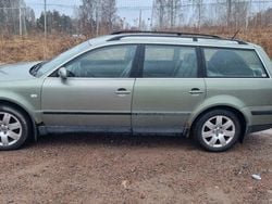Ljusgrön Begagnad 2001 VW Passat Kombi | 14 500 kr (Superpris)