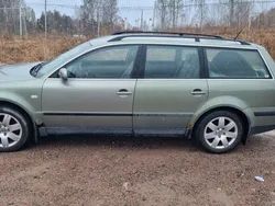 Ljusgrön Begagnad 2001 VW Passat Kombi | 14 500 kr (Marknadspris)