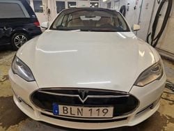 Begagnad 2014 Tesla Model S Halvkombi | 199 000 kr
