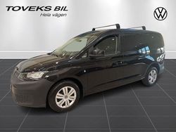 Svart (deep black pärleffekt) Begagnad 2022 VW Caddy Maxi Minibuss | 249 900 kr (Marknadspris)