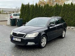 Svart Begagnad 2012 Skoda Octavia Elegance Kombi | 54 900 kr (Bra pris)