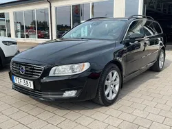 Svart Begagnad 2016 Volvo V70 Momentum Kombi | 144 000 kr (Marknadspris)