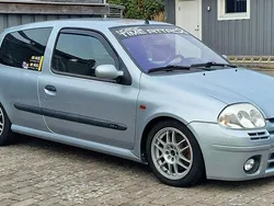 Grå Begagnad 2001 Renault Clio II R.S. Halvkombi | 50 000 kr